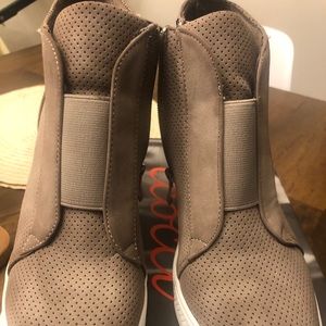 Taupe wedge sneaker shoes
